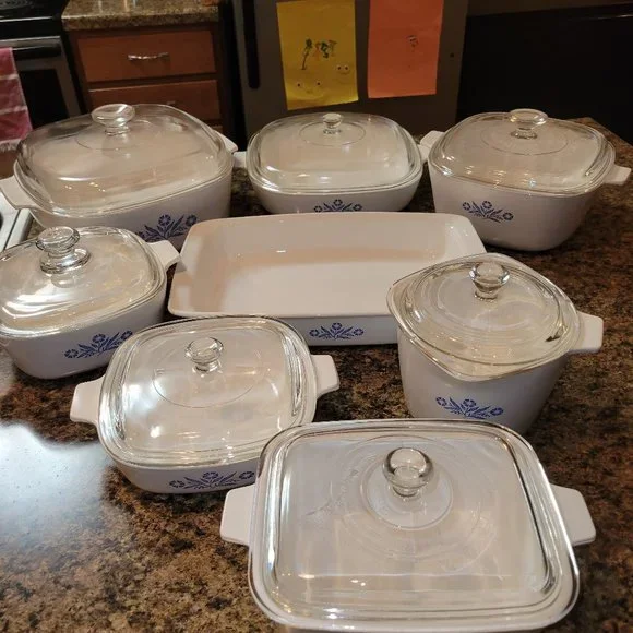 Vintage Excellent condition Corning Ware blue cornflower casserole dishes  with l